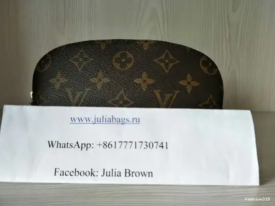 POUCH COSMETIC LOUIS VUITTON 0413